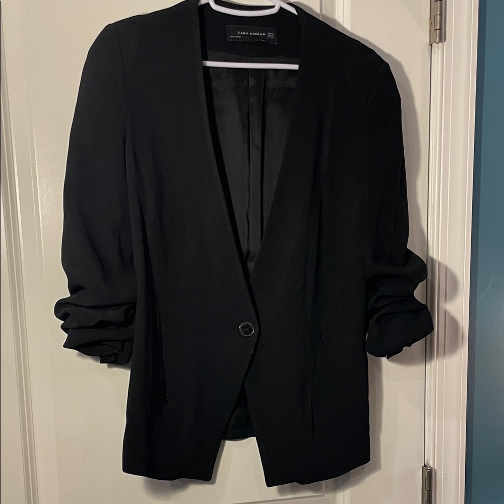 ☺️ Zara scrunched sleeves Black Blazer